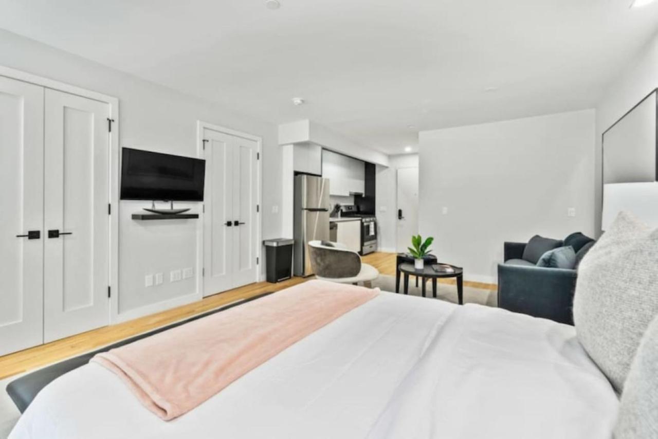 Luxe With Charming Juliet Balcony New York