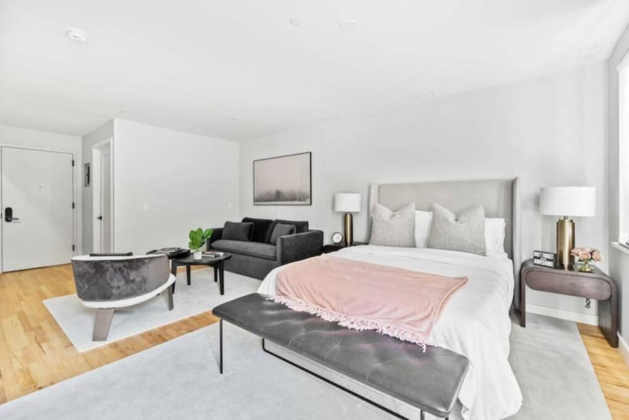 Luxe With Charming Juliet Balcony New York