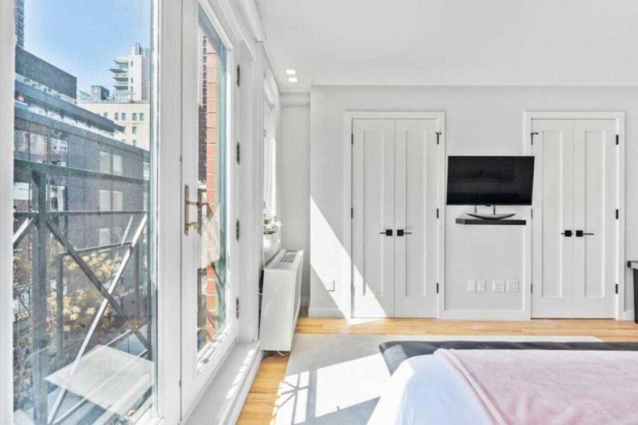 Luxe With Charming Juliet Balcony Apartment *