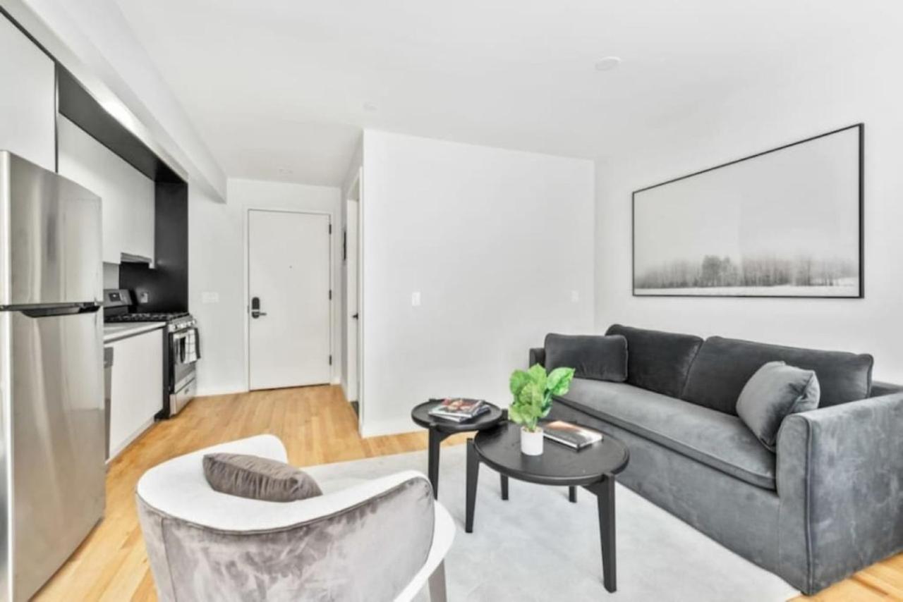 Apartment Luxe With Charming Juliet Balcony New York