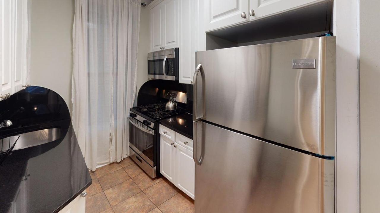 549: Upper West Side Apartment