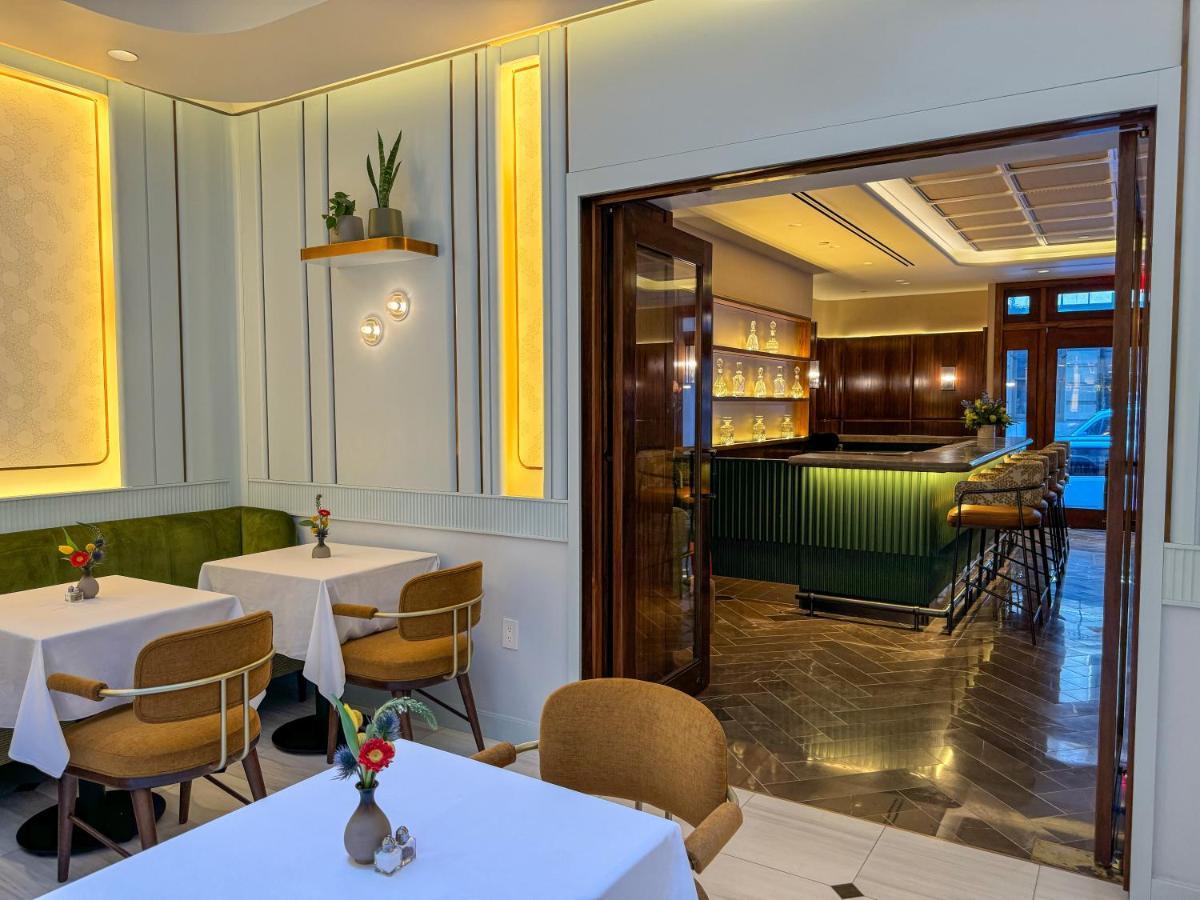 Iroquois Times Square Hotel 5*