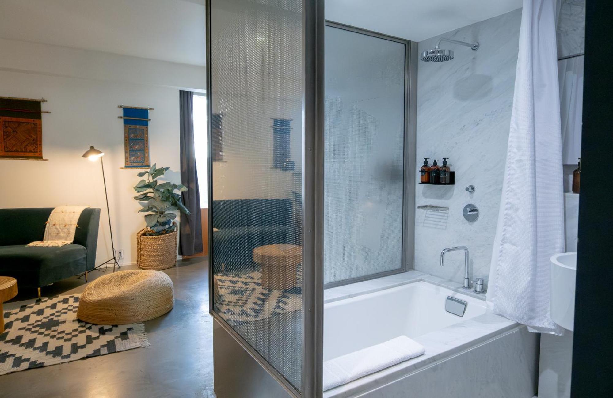 Alameda, Highline Hotel 4*