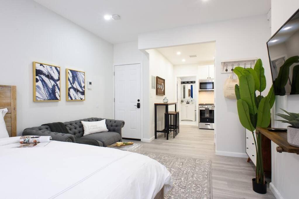 240-12 Brand New Prime Location W&d Apartment