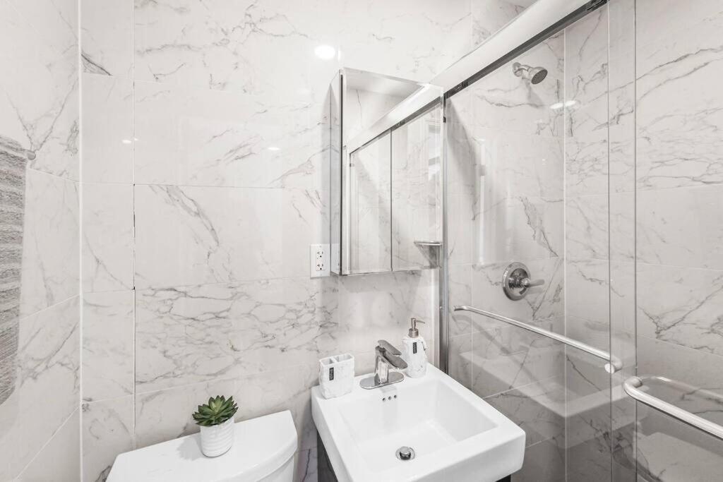 69-5b I Stylish Lower East Side 1br Brand New Apartment *