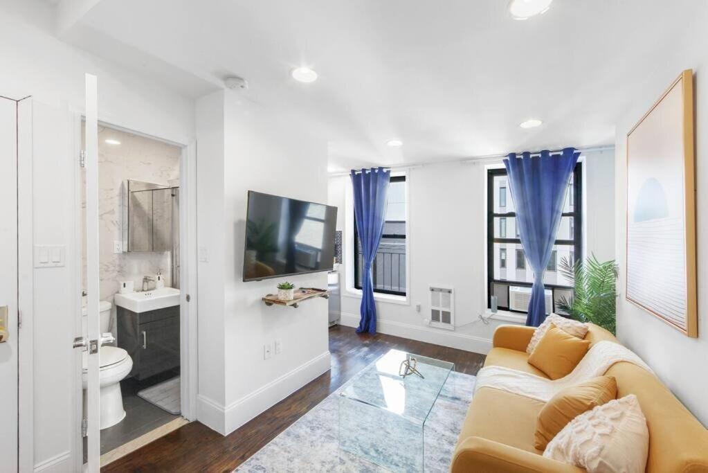 69-5b I Stylish Lower East Side 1br Brand New New York