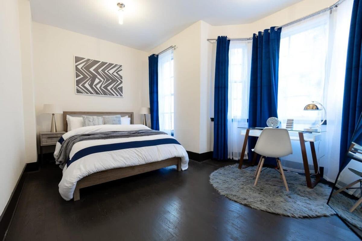 E10-1 Designer East Village Townhouse 1br