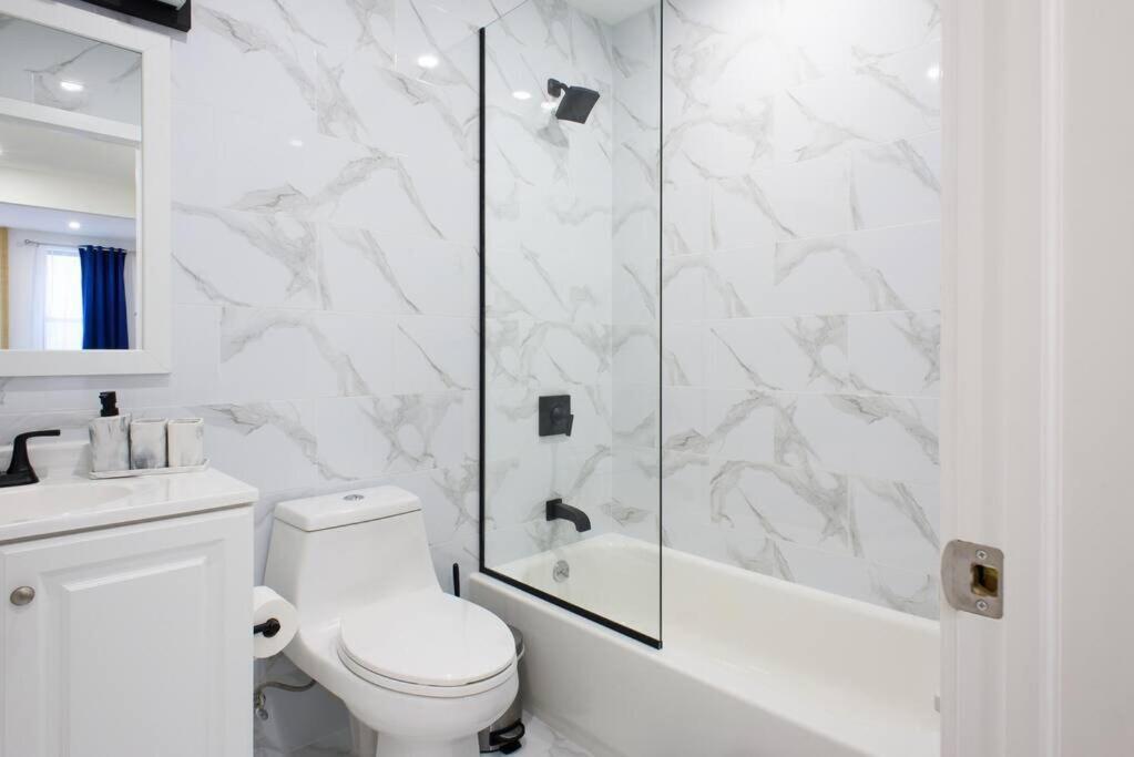 Apartment 240-12 Brand New Prime Location W&d *
