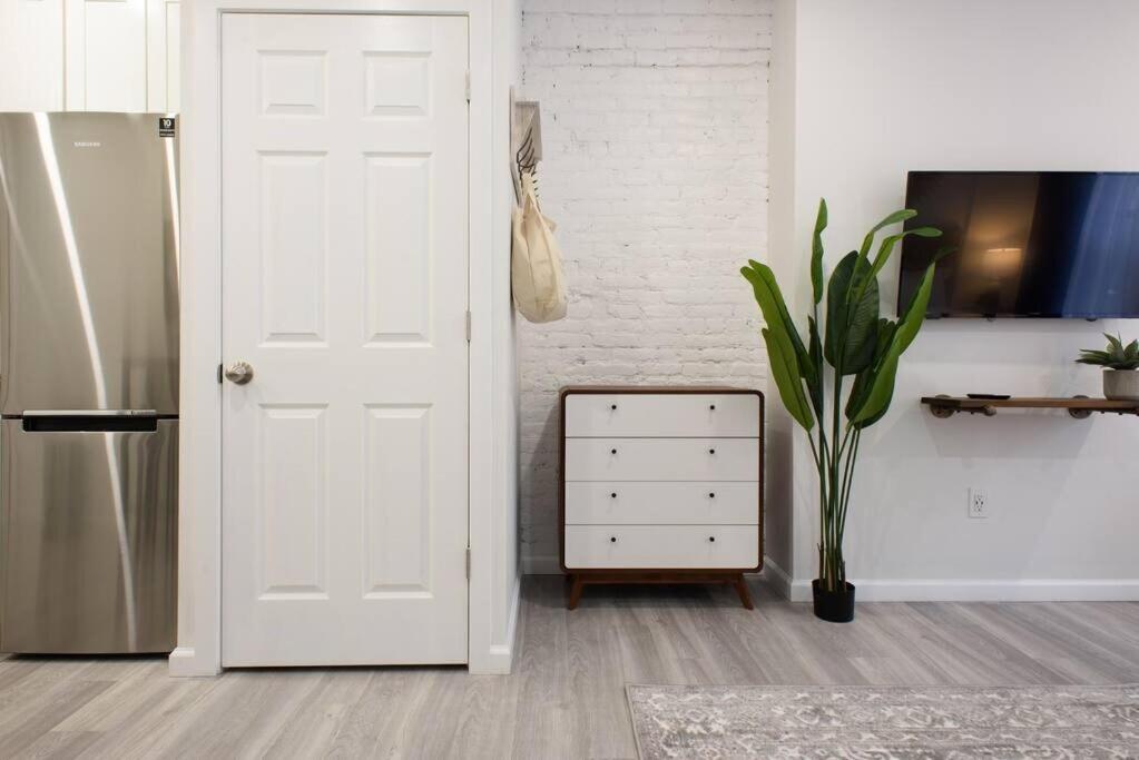 Apartment 240-12 Brand New Prime Location W&d