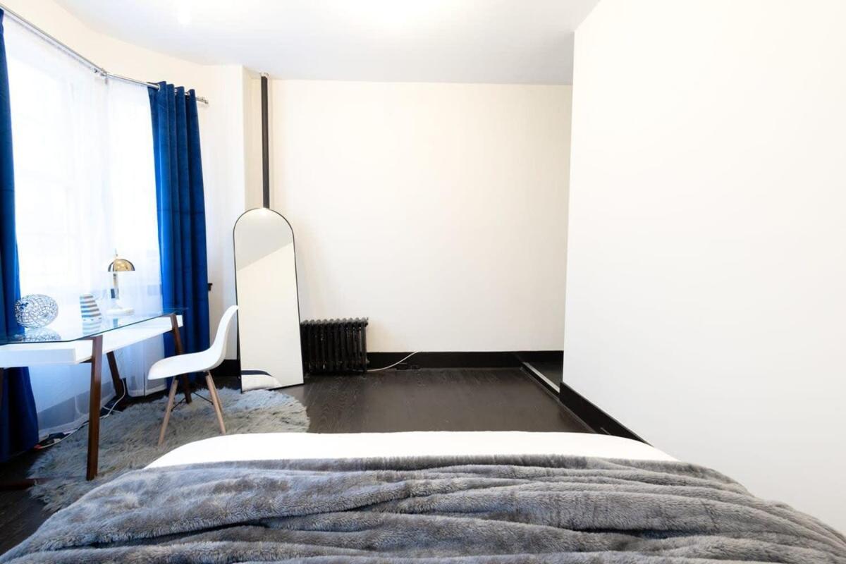 E10-1 Designer East Village Townhouse 1br *