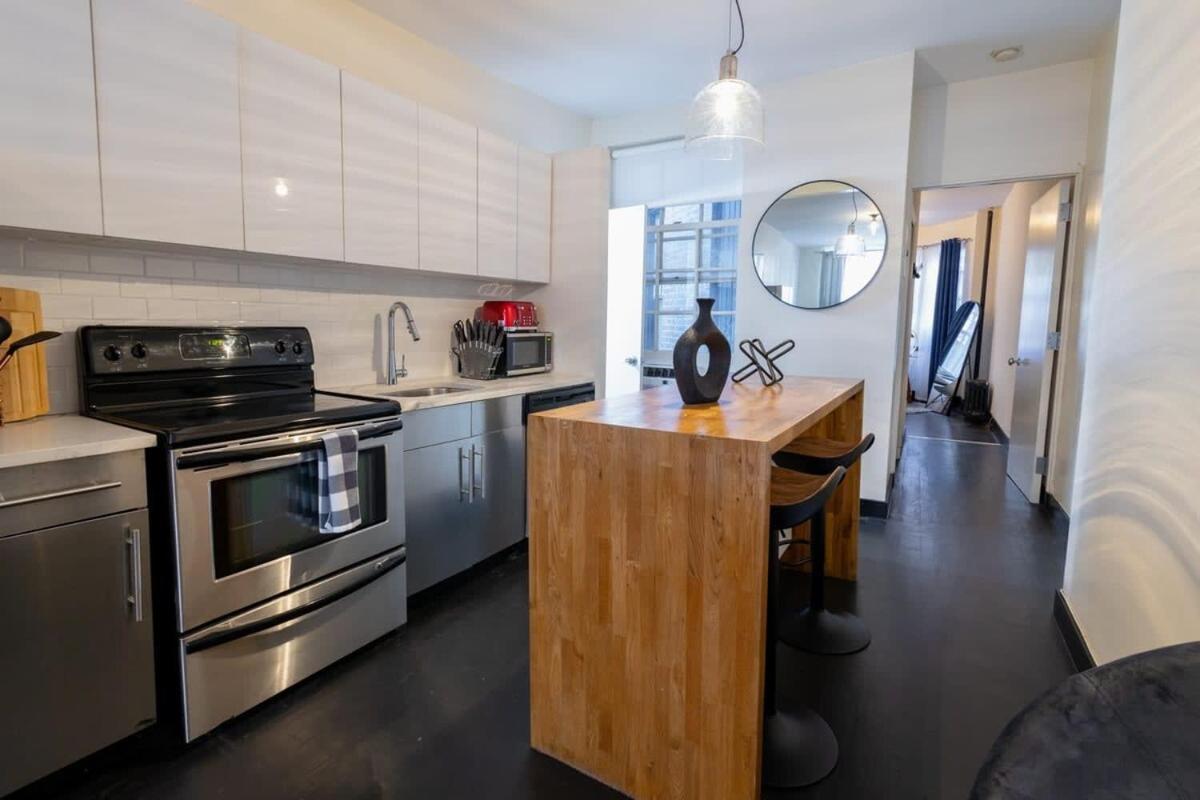 Apartment E10-1 Designer East Village Townhouse 1br *