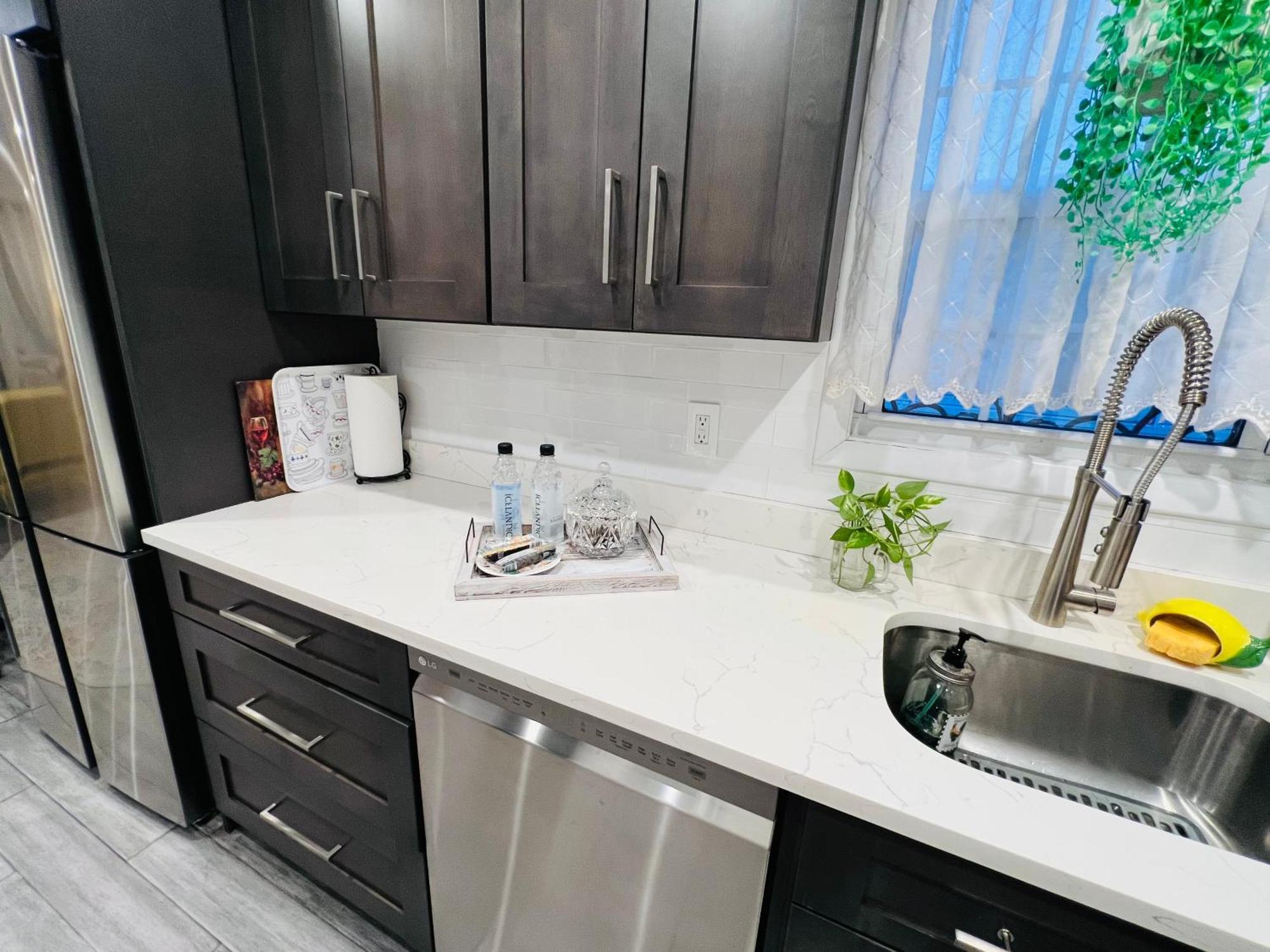 Eleni's Charming Apartment