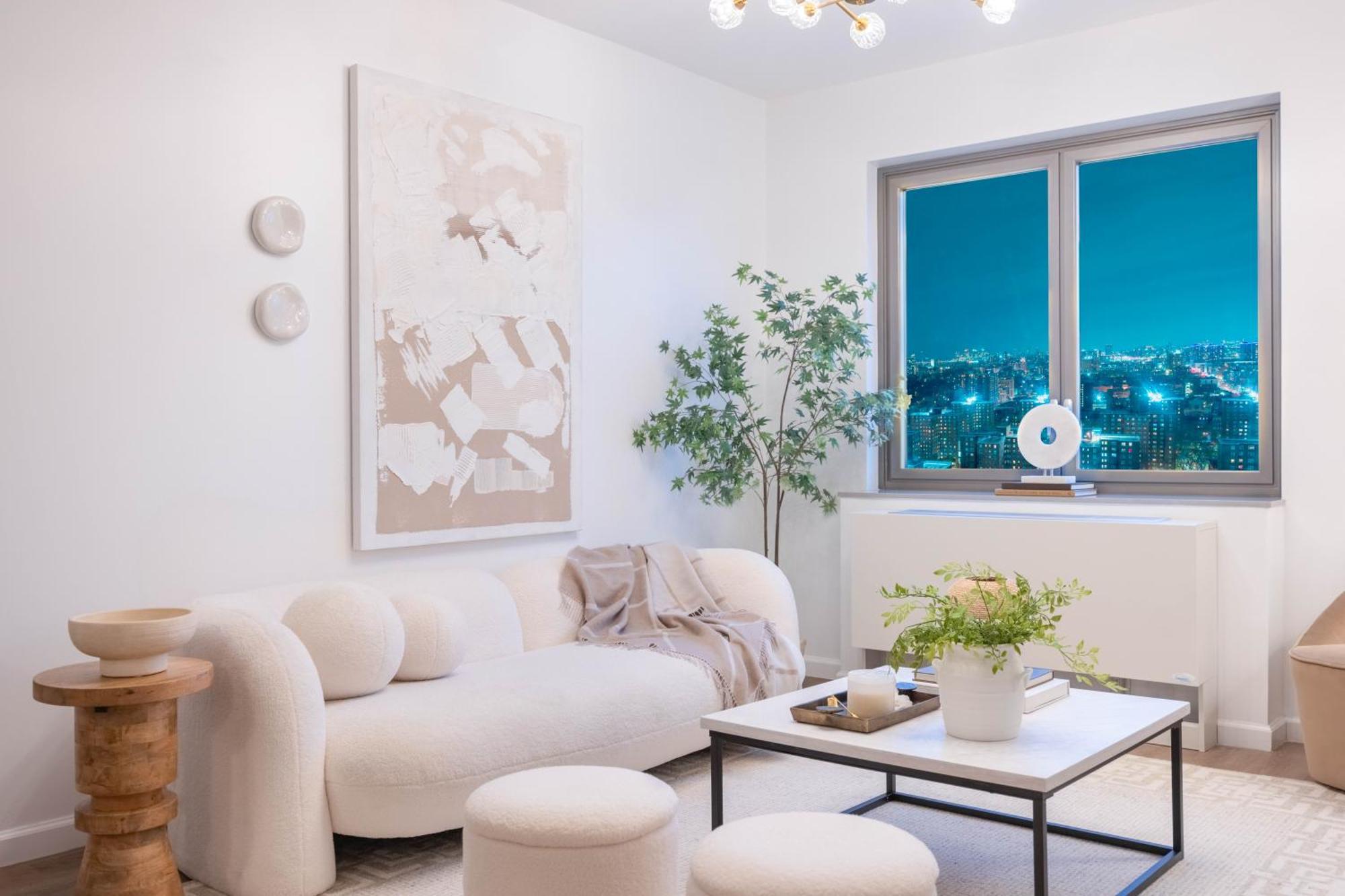 Designer Apt For 6, City Views, Near Times Square! * New York