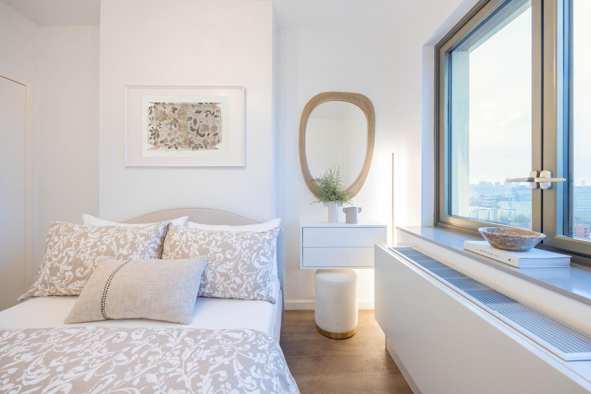 Designer Apt For 6, City Views, Near Times Square! New York