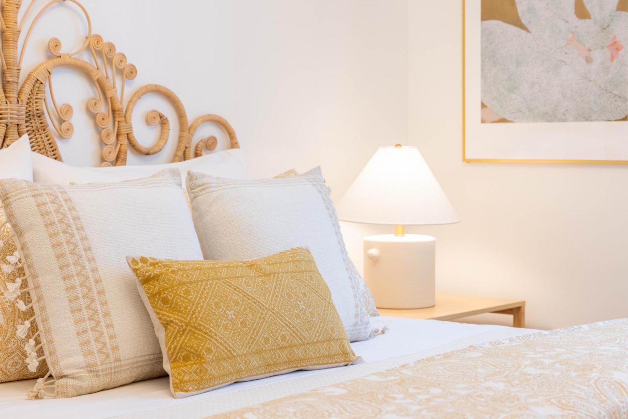 Apartment Designer Apt For 6, City Views, Near Times Square!