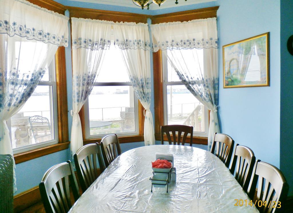 Bed & Breakfast Harbor House New York