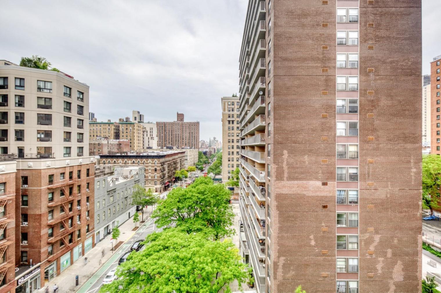 Uws 2br W Playroom Rooftop Nr Park Nyc-859