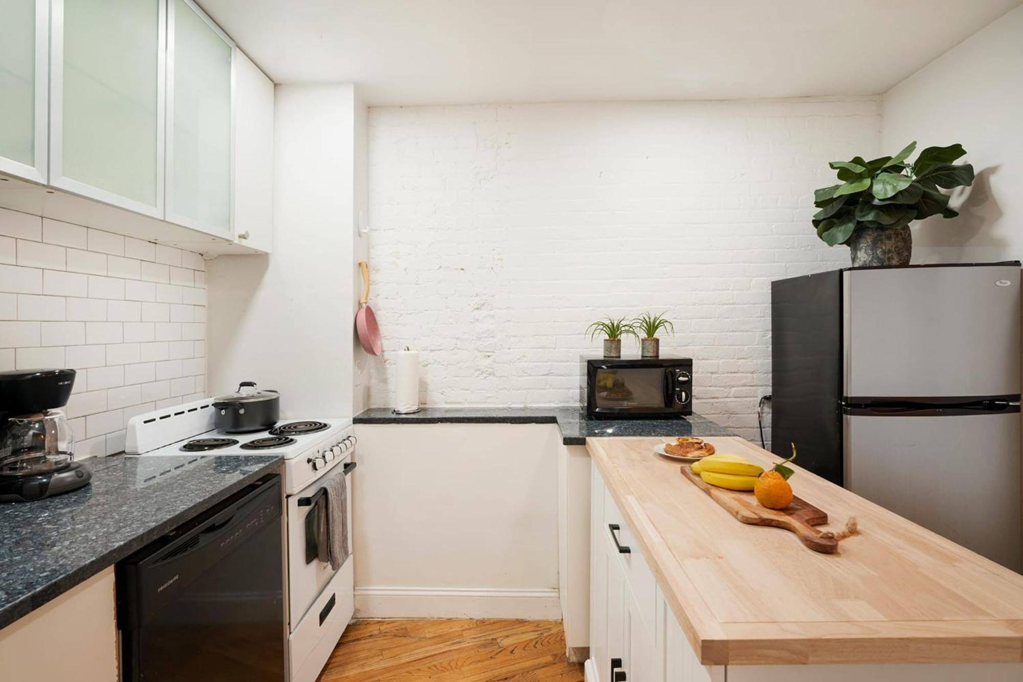 139-2w Prime West Village Furnished 2br Value