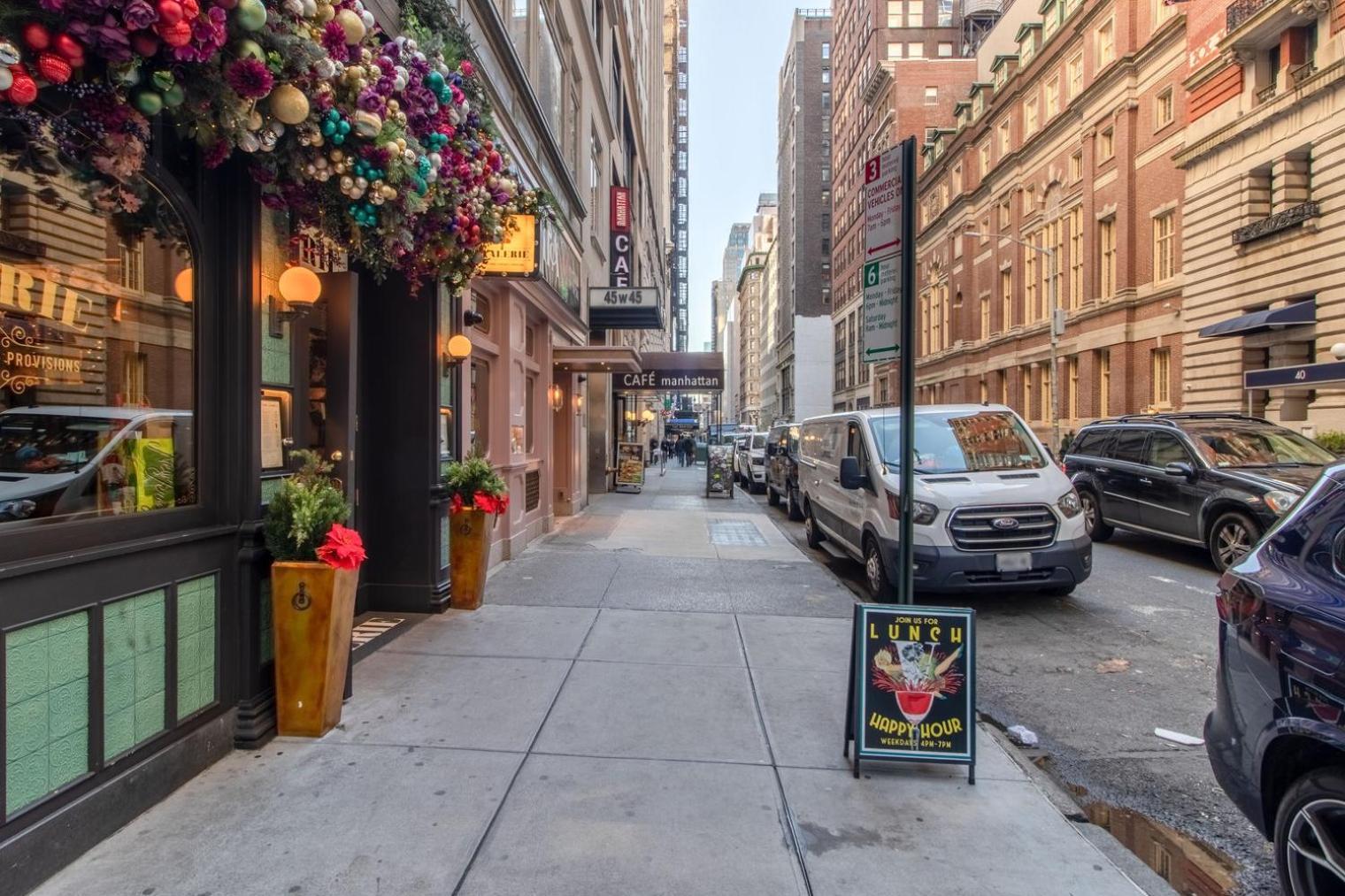 Midtown 1br W Doorman Gym Wd Nr Rock Center Nyc-1127 Apartment *