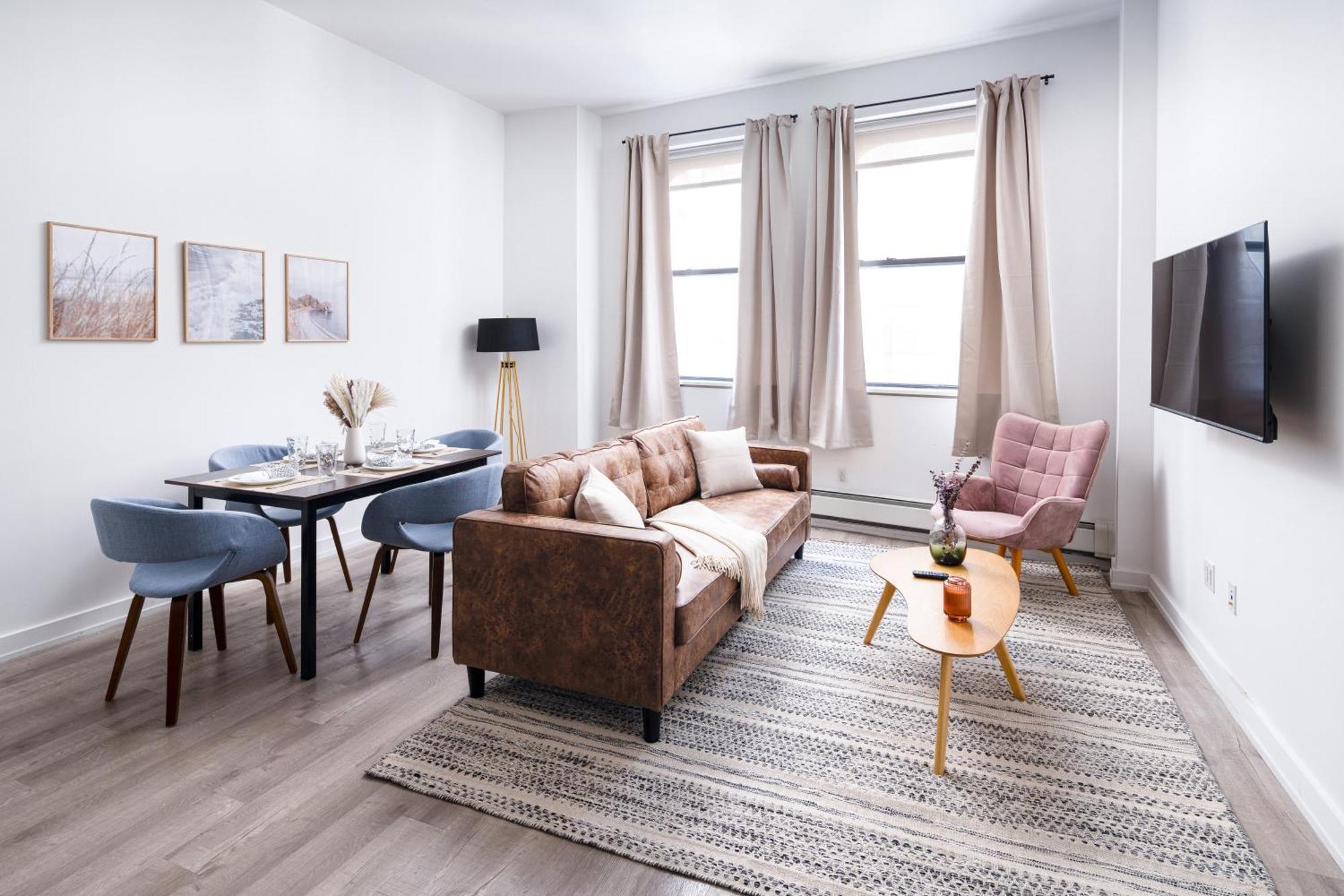 Chic 1bd With Rooftop W/d In Unit Downtown Apartment *