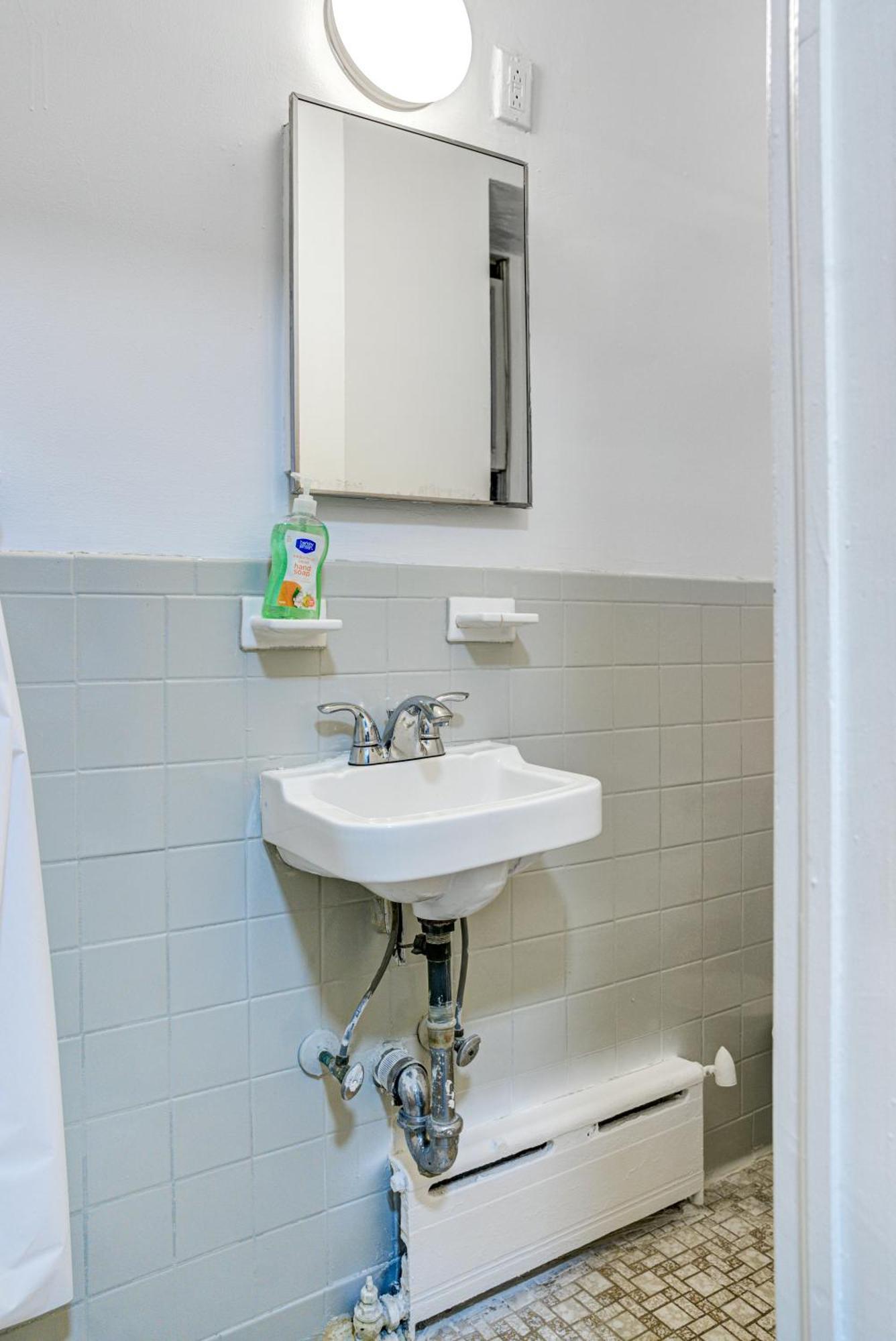 Oasis Of Serenity In Perfect Location Of Hell Kitchen Apartment New York