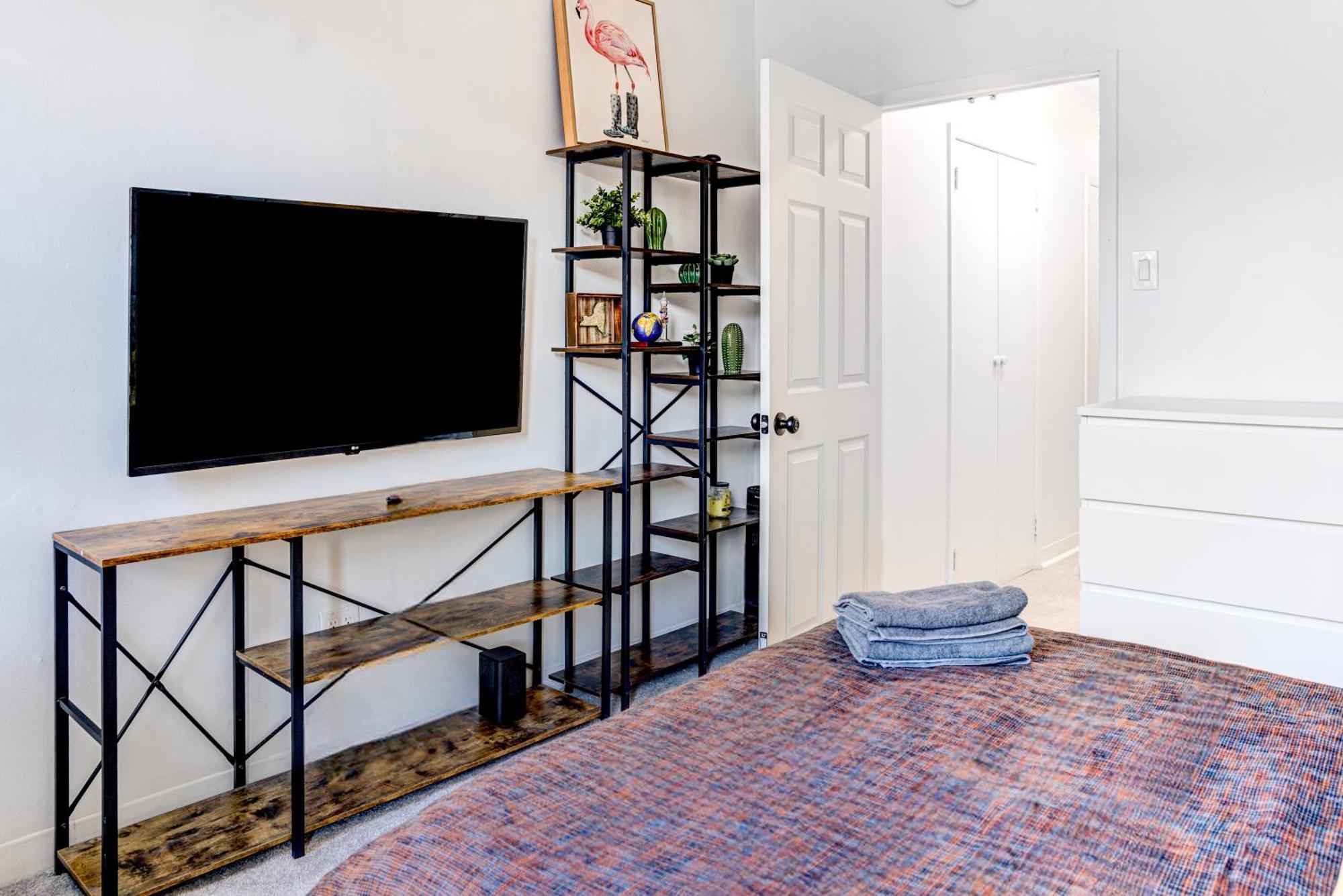 Oasis Of Serenity In Perfect Location Of Hell Kitchen Apartment