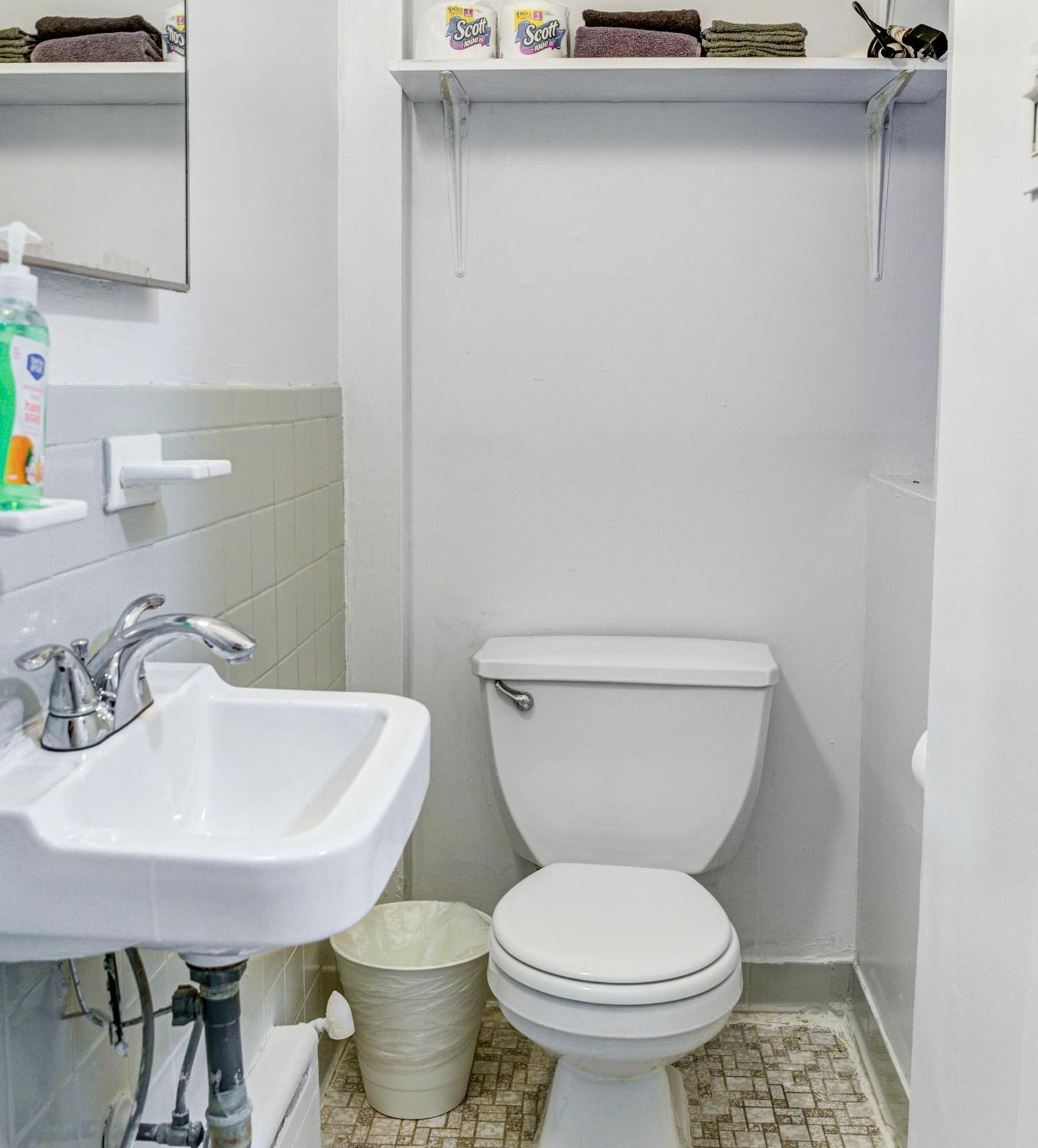 Oasis Of Serenity In Perfect Location Of Hell Kitchen Apartment *