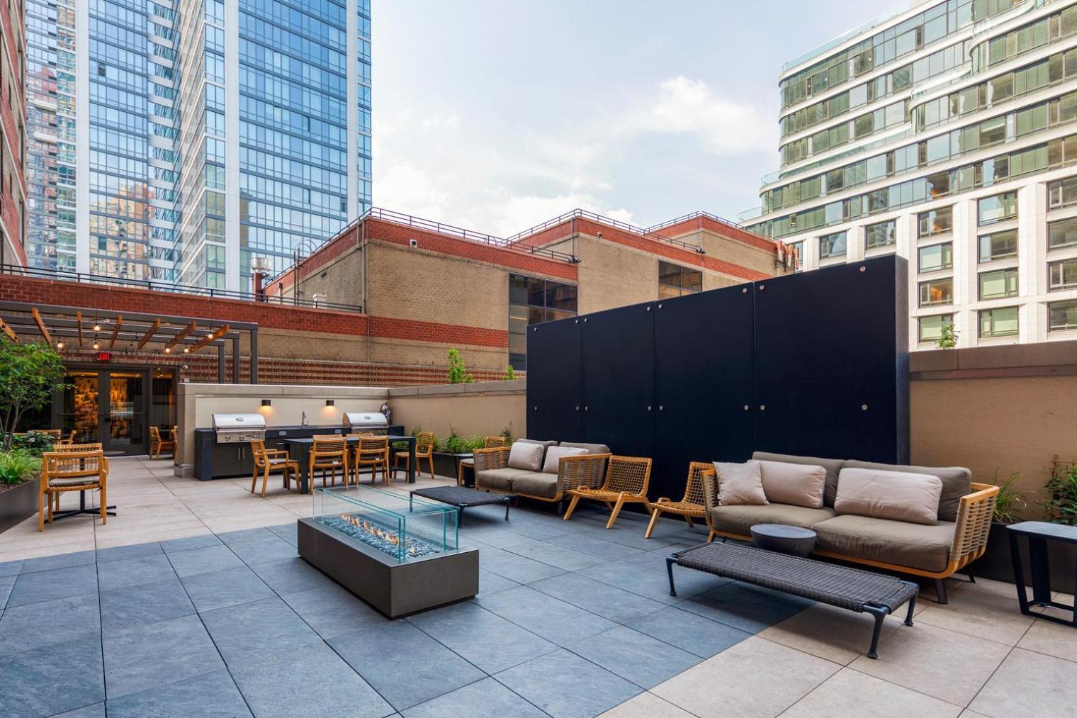 Apartment Midtown West 2br W Gym Roofdeck Nr Hudson Nyc-1395 New York