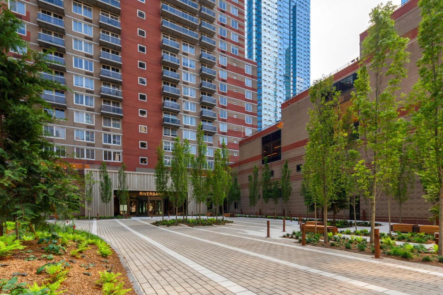 Apartment Midtown West 2br W Gym Roofdeck Nr Hudson Nyc-1395 *
