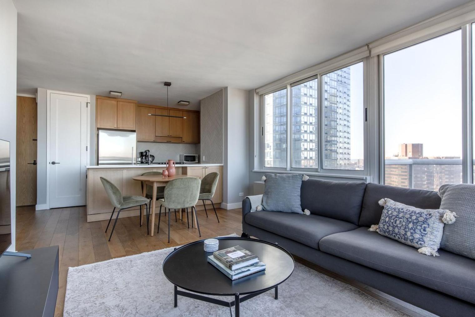 Apartment Midtown West 2br W Gym Roofdeck Nr Hudson Nyc-1395 *