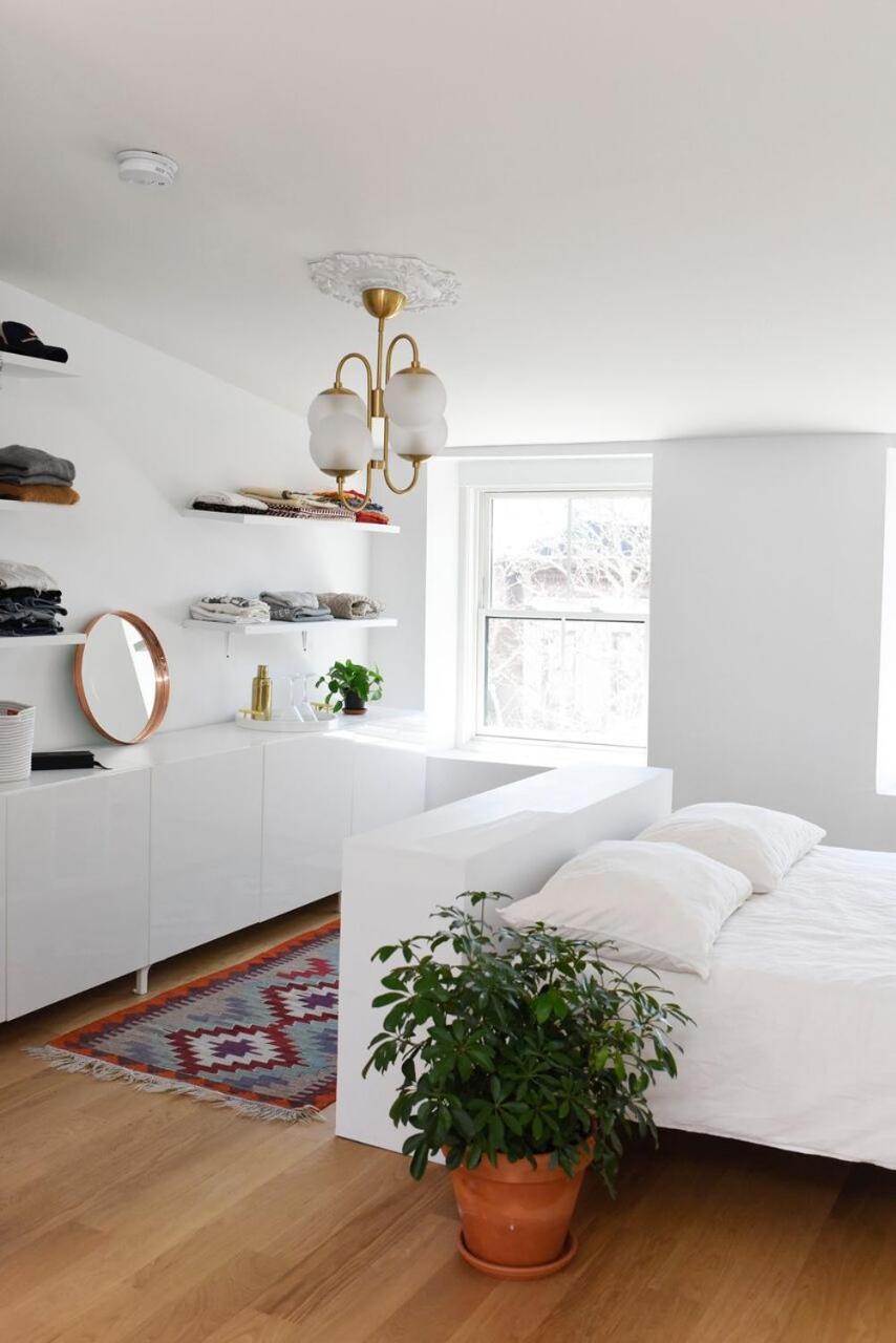Apartment Art Filled Brooklyn Brownstone - 3 Bedroom 2.5 Bath, Deck, Tv Room, Library *