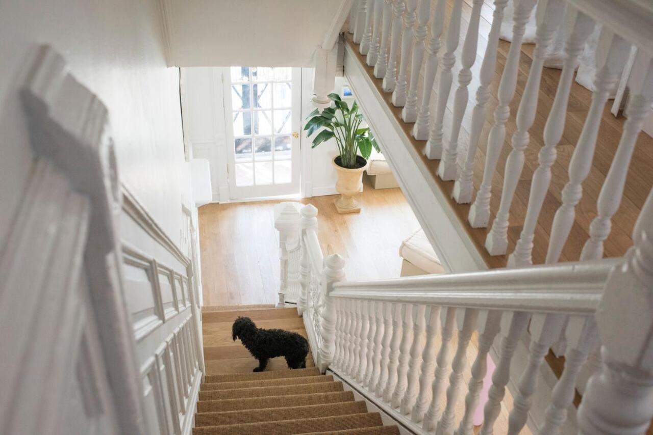 Apartment Art Filled Brooklyn Brownstone - 3 Bedroom 2.5 Bath, Deck, Tv Room, Library *