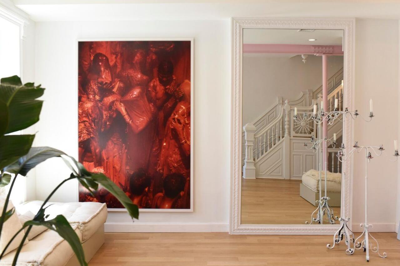 Apartment Art Filled Brooklyn Brownstone - 3 Bedroom 2.5 Bath, Deck, Tv Room, Library New York