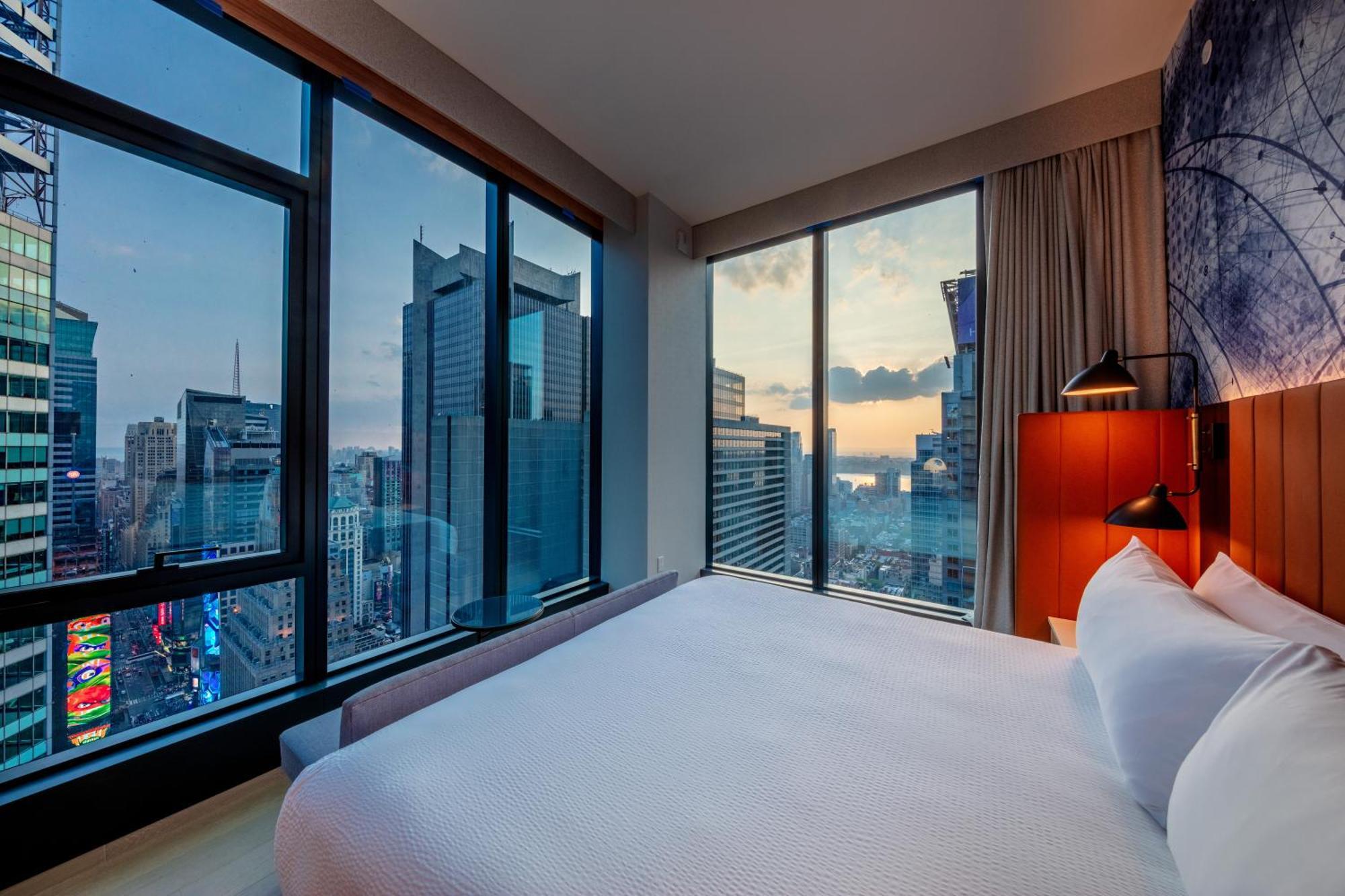 Tempo By Hilton Times Square Hotel 4*