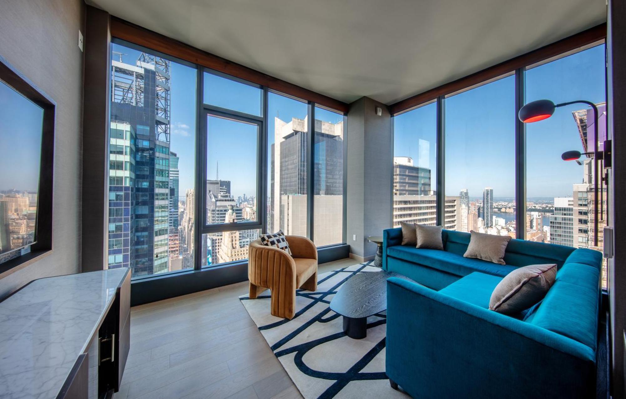 Tempo By Hilton Times Square Hotel 4*
