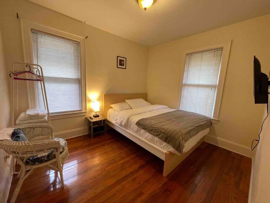 Entire Beautiful 1br For You! R *