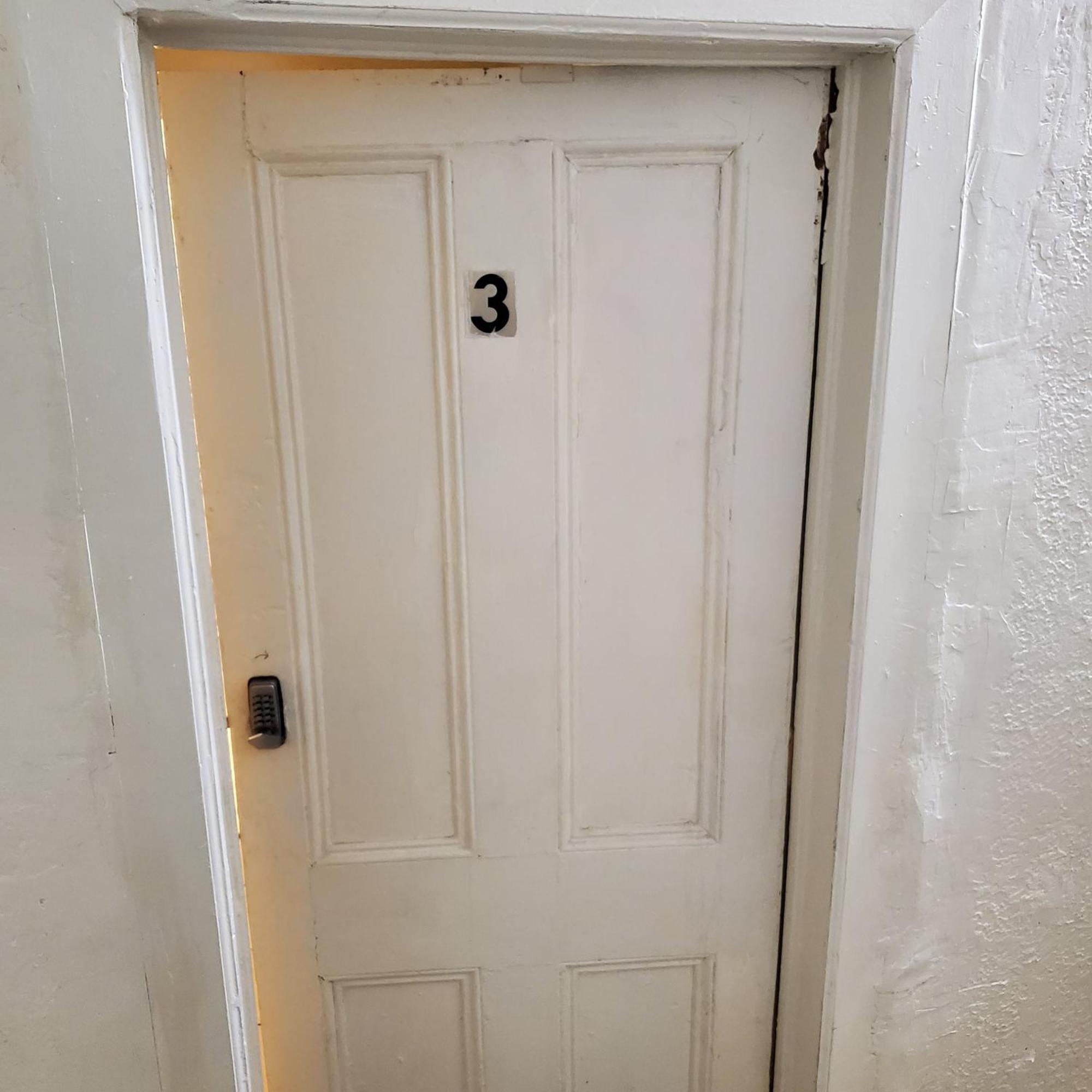Apartment And One Bedroom *