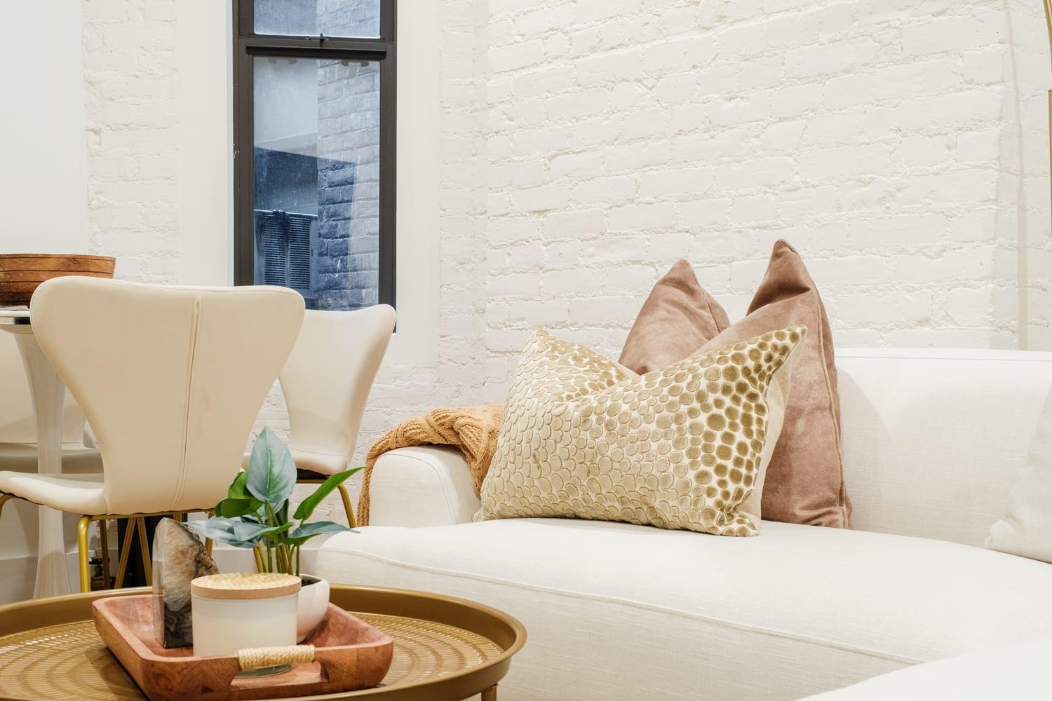 1288-4r Newly Furnished Prime Ues 2br Apartment *