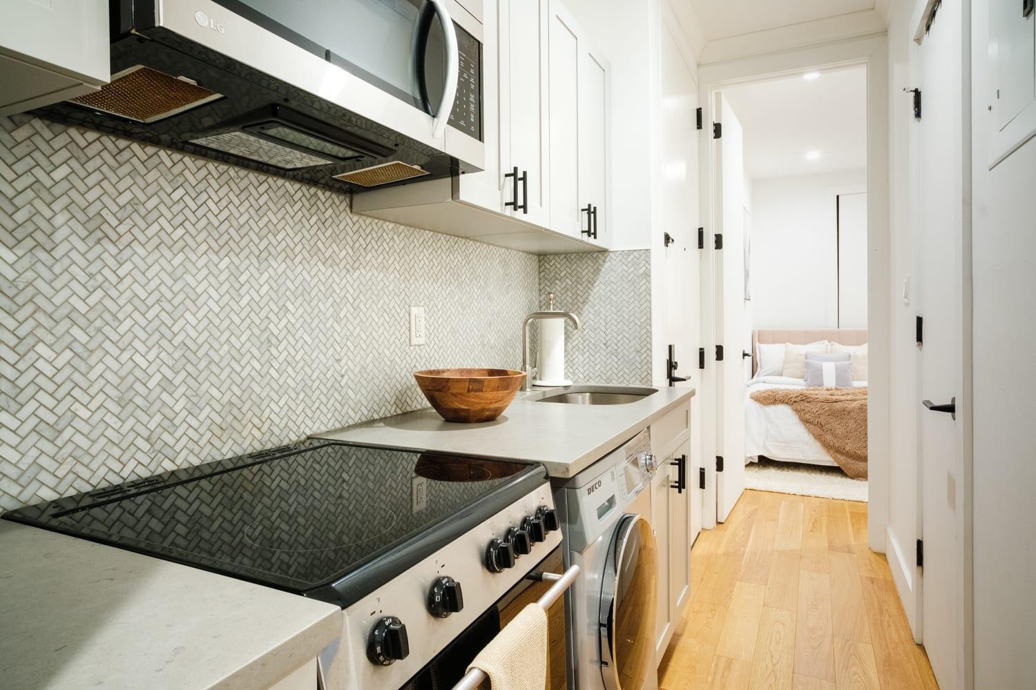 1288-4r Newly Furnished Prime Ues 2br Apartment *