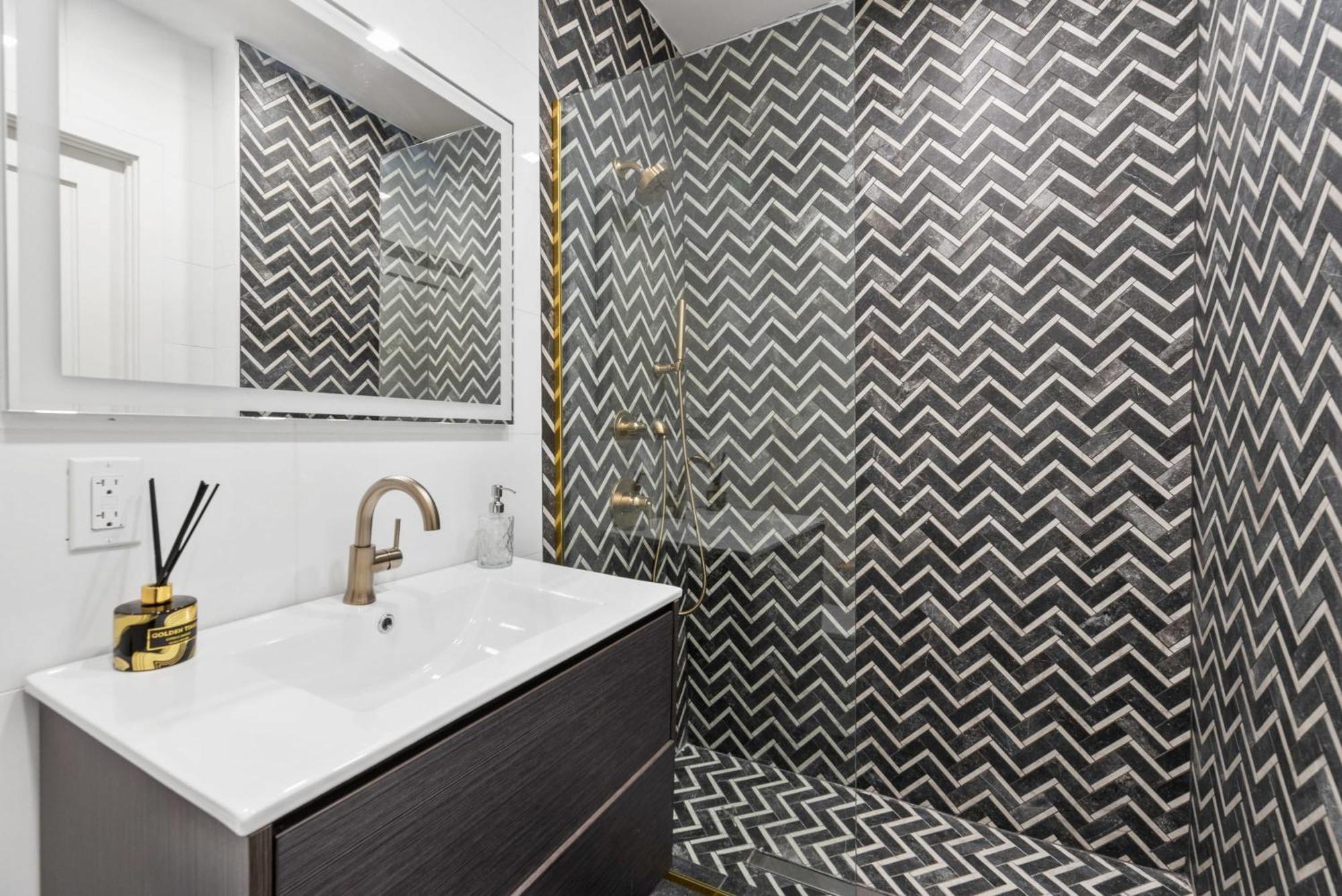 Notch 2br & 2ba Minutes From Park In Upper East Side Apartment