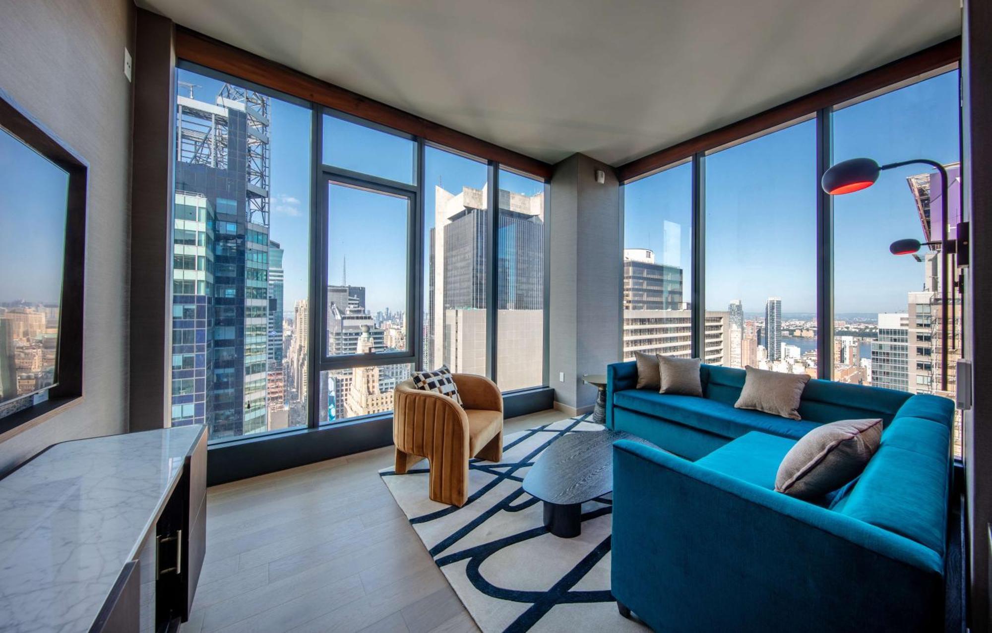 Tempo By Hilton Times Square Hotel 4*