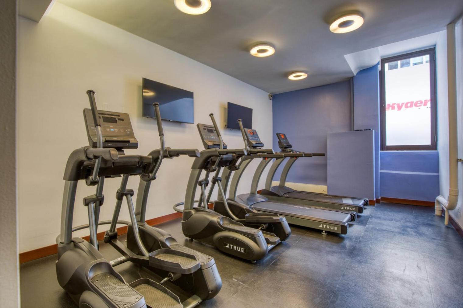 Midtown E 2br W Wd Nr Park Nyc-533 Apartment