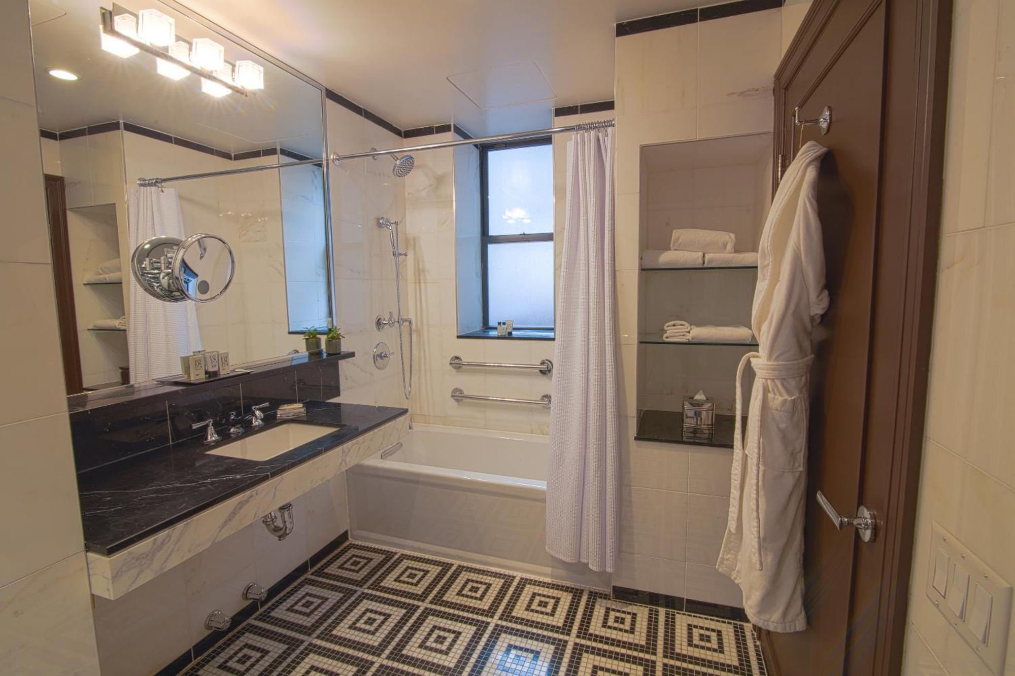 Iroquois Times Square 5* New York