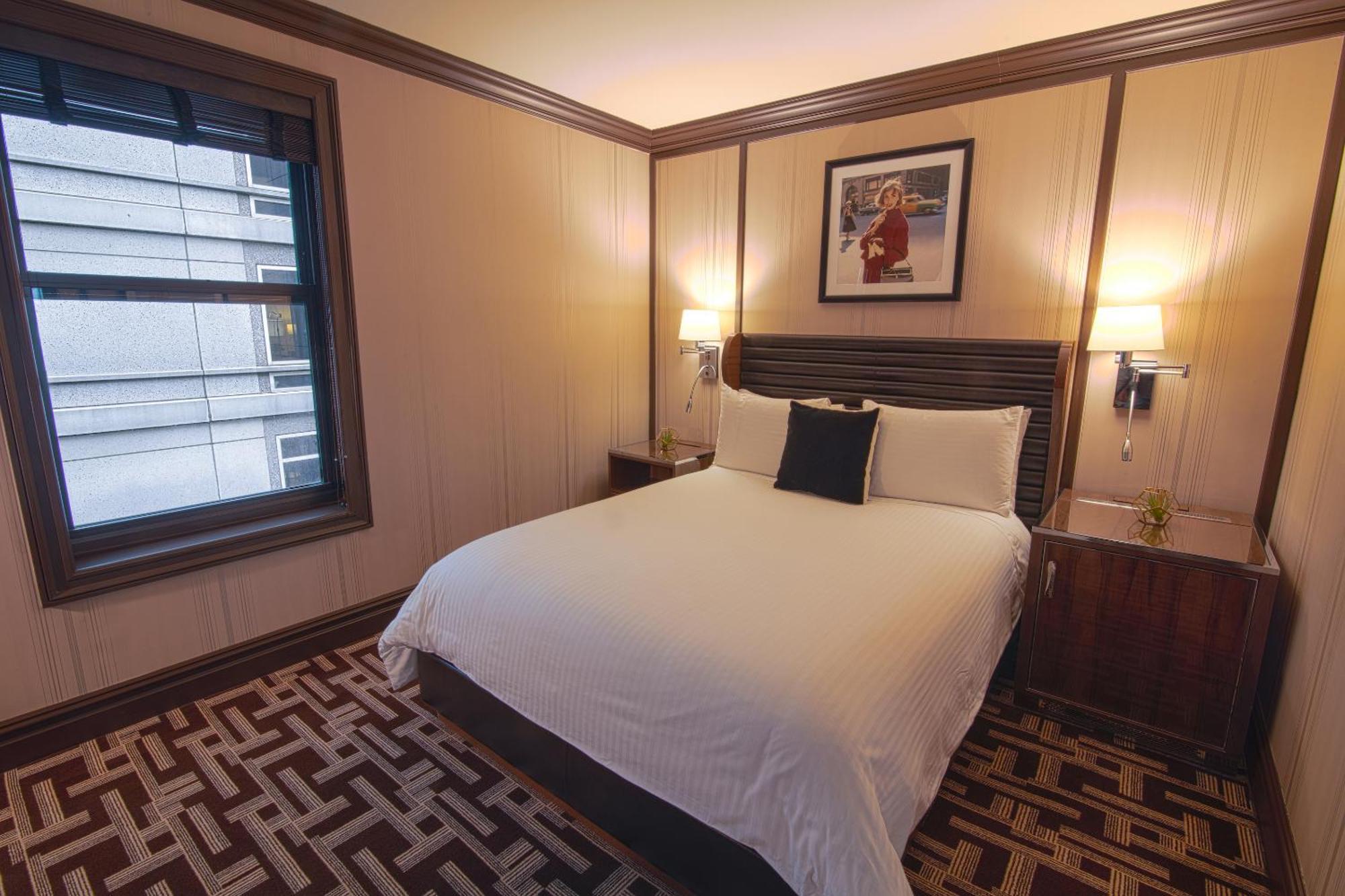 Iroquois Times Square Hotel