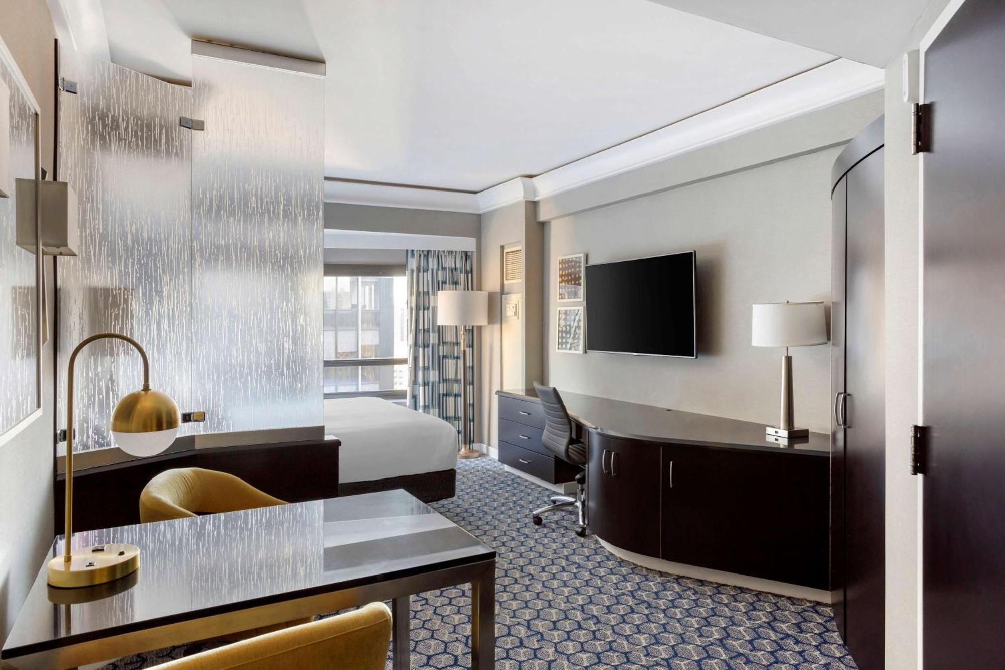 Hilton Club Hotel 3*