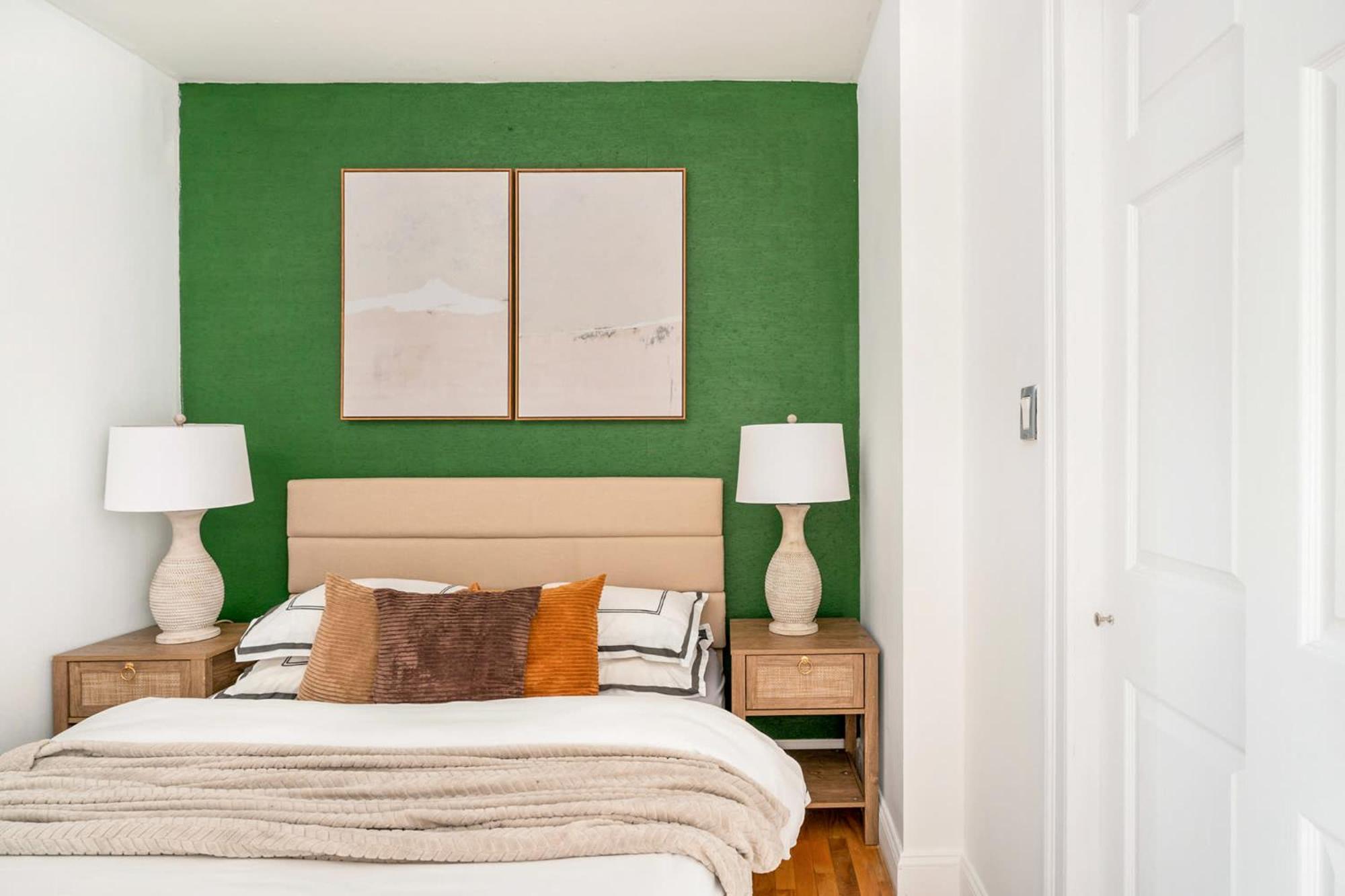 139-3e West Village 1br Value New York