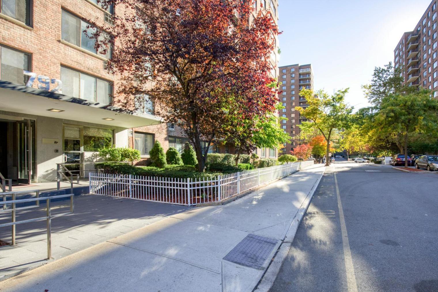 Uws 1br W Elevator Wd Nr Park Nyc-1322