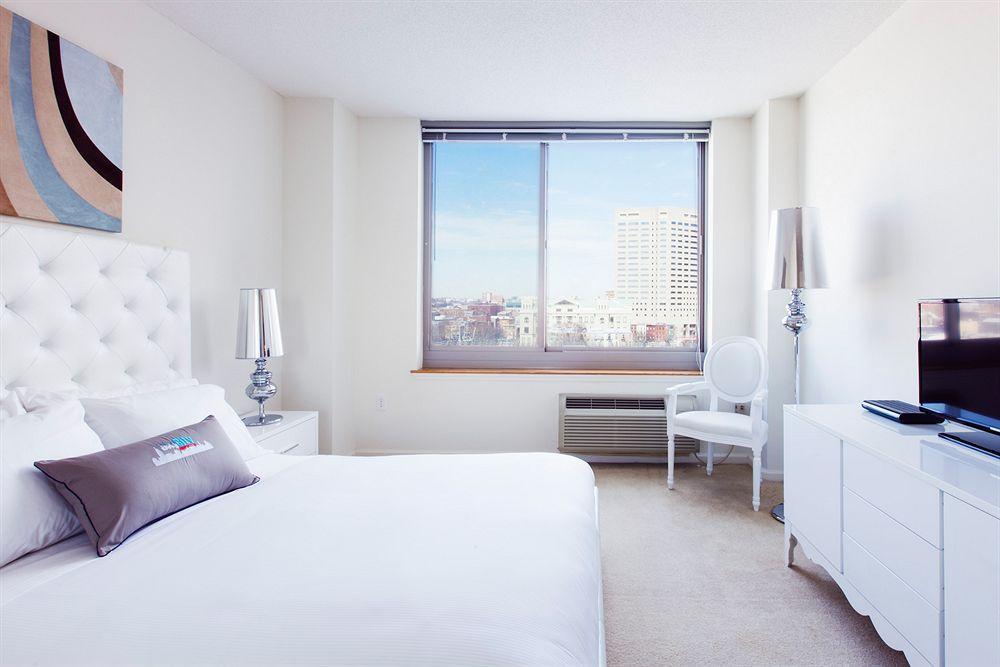 Hotel Sky City 3*