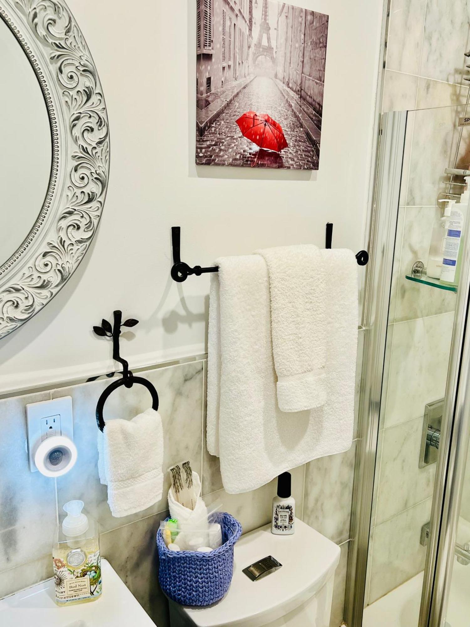 Eleni's Charming Apartment *