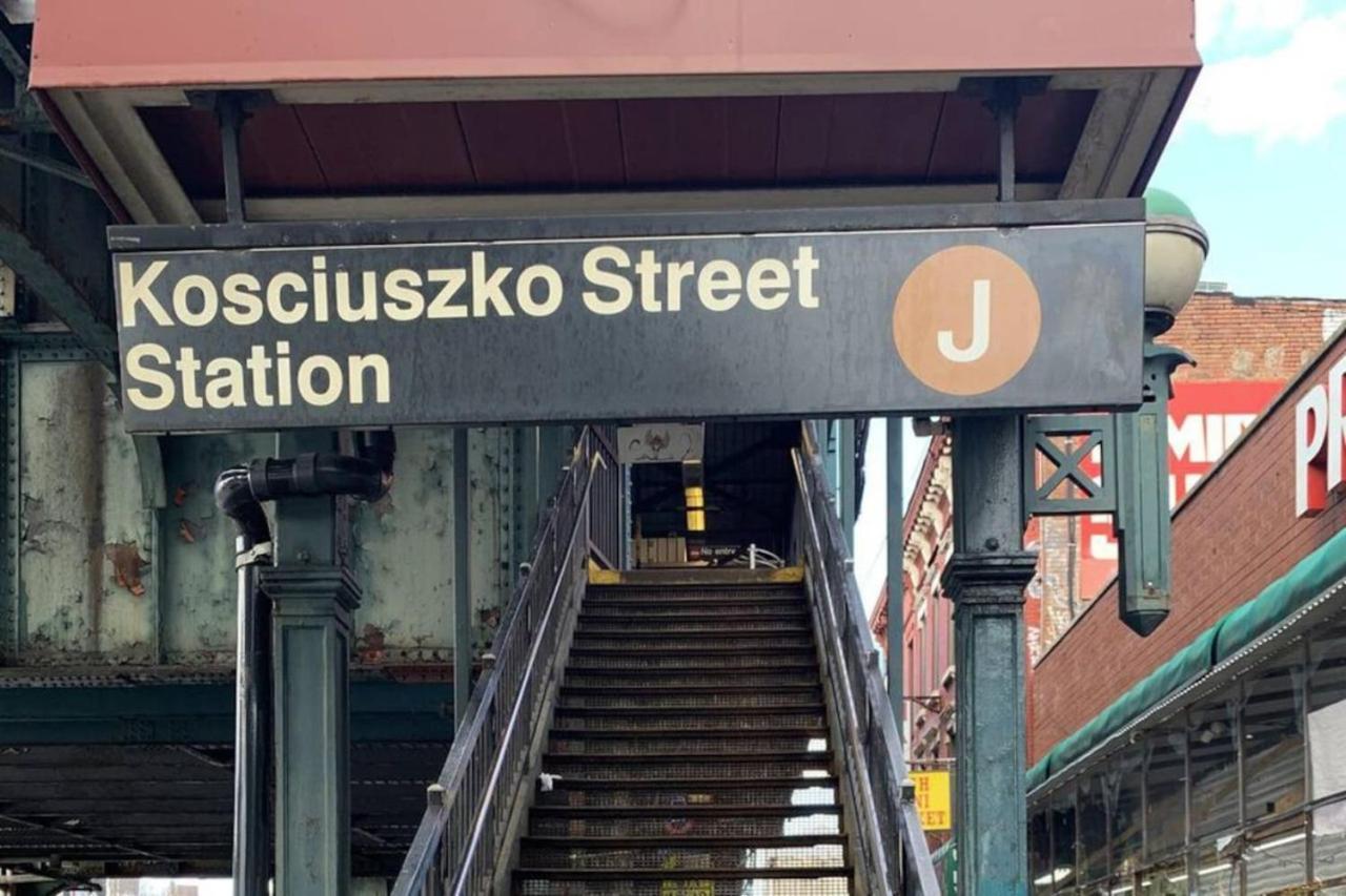 Renovated 3br With Private Backyard In Bed-stuy